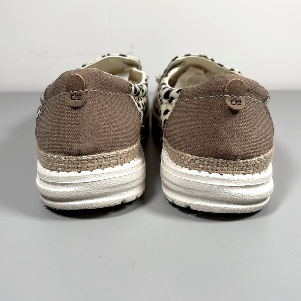 Hey Dude Buckle Exclusive Misty Leopard Angora Women's Slip-On Shoes Sz. 9 - Picture 4 of 9